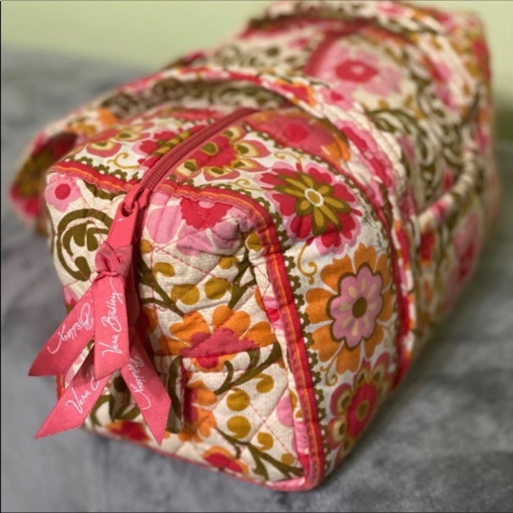🔴SOLD🔴 Vera Bradley Purse - small duffle bag